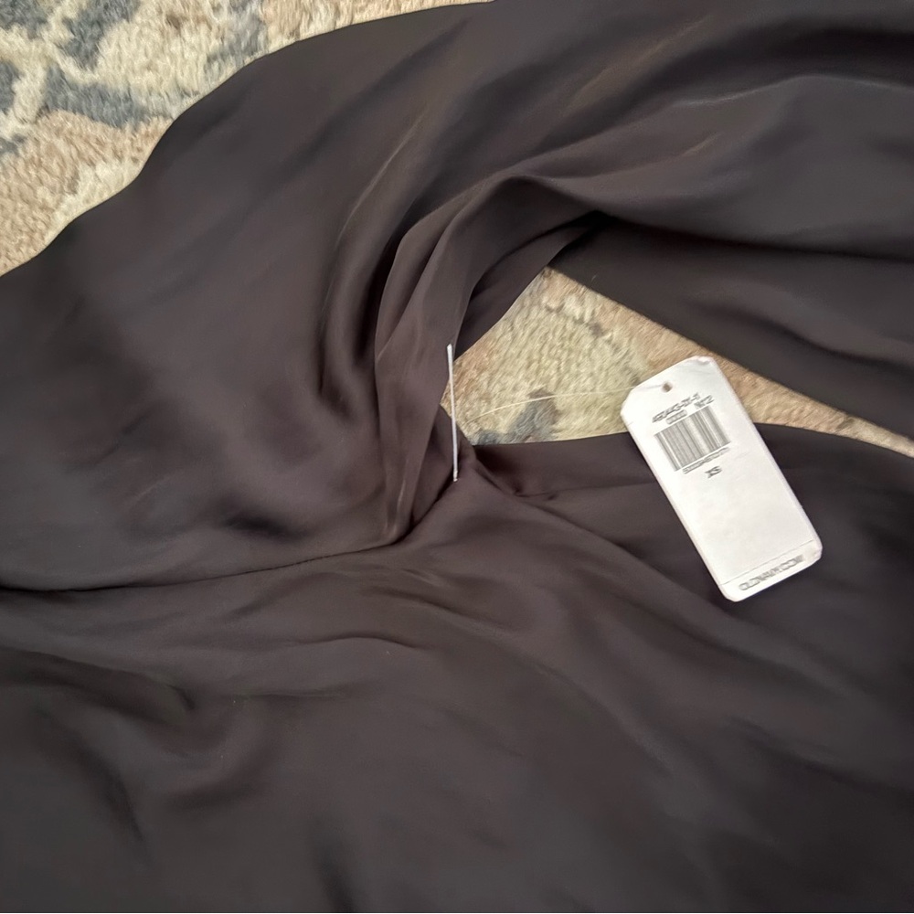 Old Navy Women's Black Cross Front Long Sleeve Satin Blouse Top New - Picture 2 of 4